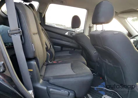 2019 Nissan Pathfinder S z USA, uszkodzony, nr VIN 5N1DR2MMXKC643193